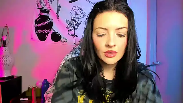 Snapshot of MelroseStrip chatting on December 20, 2025, 9:28 pm MelroseStrip online show from December 20, 2025, 9:28 pm