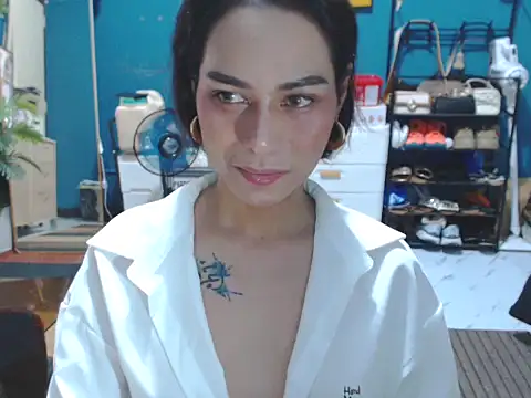 Snapshot of BonaBarrameda chatting on July 13, 2026, 2:27 pm BonaBarrameda online show from July 13, 2026, 2:27 pm