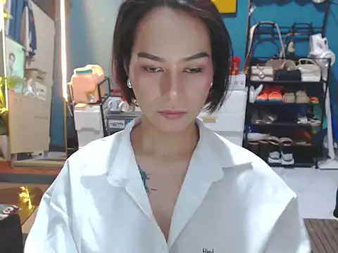 Snapshot of BonaBarrameda chatting on June 27, 2026, 1:28 pm BonaBarrameda online show from June 27, 2026, 1:28 pm