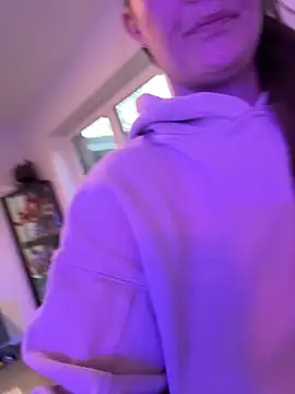 Snapshot of newMichelle chatting on February 4, 2026, 7:03 am newMichelle online show from February 4, 2026, 7:03 am