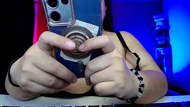 Snapshot of lulubigtitts1 chatting on September 13, 2025, 12:32 am lulubigtitts1 online show from September 13, 2025, 12:32 am