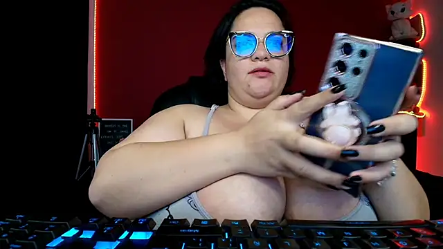 Snapshot of lulubigtitts1 chatting on March 19, 2025, 9:16 pm lulubigtitts1 online show from March 19, 2025, 9:16 pm