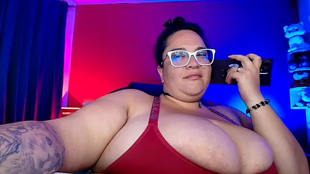 Snapshot of lulubigtitts1 chatting on February 28, 2026, 4:01 am lulubigtitts1 online show from February 28, 2026, 4:01 am