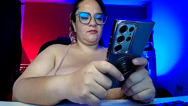 Snapshot of lulubigtitts1 chatting on October 5, 2025, 2:35 am lulubigtitts1 online show from October 5, 2025, 2:35 am