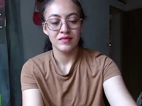 Snapshot of Olivia_Bright chatting on February 17, 2026, 4:59 pm Olivia Bright online show from February 17, 2026, 4:59 pm