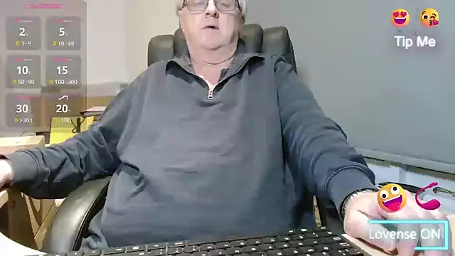 bigbadjon69 online show from March 11, 2025, 4:41 am