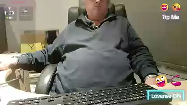 Snapshot of bigbadjon69 chatting on May 2, 2026, 8:14 pm bigbadjon69 online show from May 2, 2026, 8:14 pm