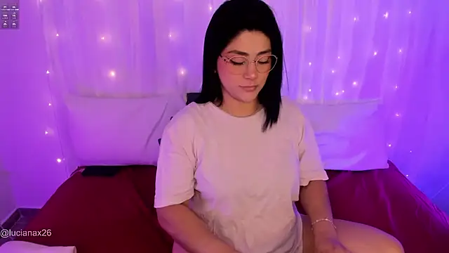 lucy26  online show from October 19, 2025, 2:25 am