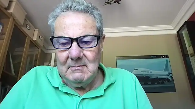 Snapshot of Oldpistolpete chatting on May 9, 2026, 11:13 am Oldpistolpete online show from May 9, 2026, 11:13 am