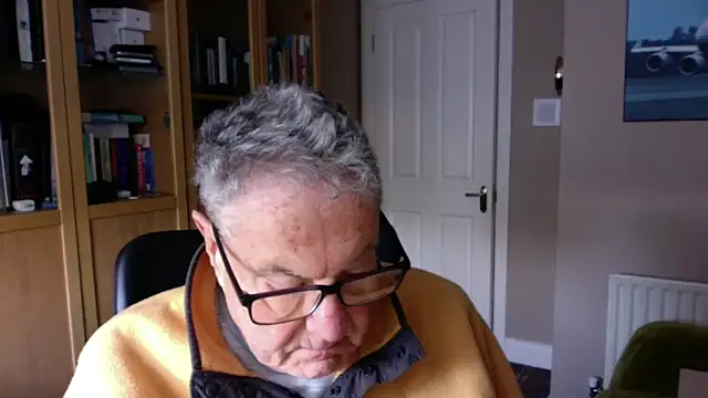 Snapshot of Oldpistolpete chatting on January 7, 2025, 10:55 am Oldpistolpete online show from January 7, 2025, 10:55 am