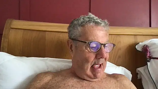 Snapshot of Oldpistolpete chatting on June 24, 2026, 9:08 am Oldpistolpete online show from June 24, 2026, 9:08 am