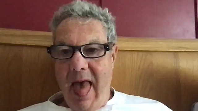 Snapshot of Oldpistolpete chatting on October 5, 2025, 9:55 am Oldpistolpete online show from October 5, 2025, 9:55 am