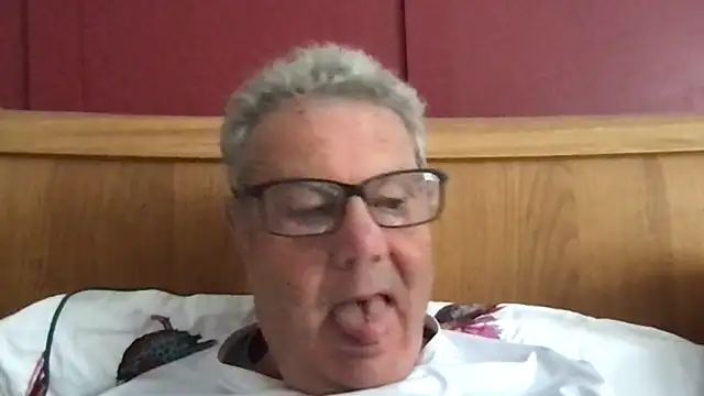 Snapshot of Oldpistolpete chatting on September 29, 2025, 11:16 am Oldpistolpete online show from September 29, 2025, 11:16 am