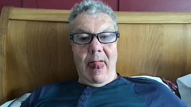 Snapshot of Oldpistolpete chatting on May 4, 2026, 8:50 am Oldpistolpete online show from May 4, 2026, 8:50 am