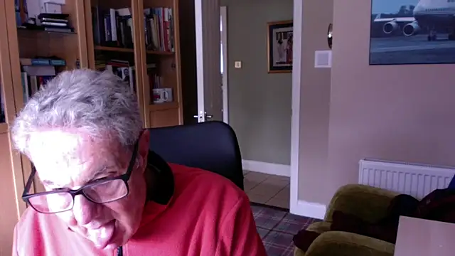 Snapshot of Oldpistolpete chatting on February 18, 2025, 3:52 pm Oldpistolpete online show from February 18, 2025, 3:52 pm