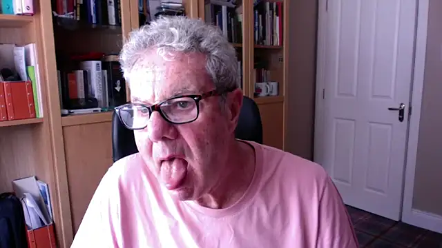 Snapshot of Oldpistolpete chatting on October 8, 2025, 1:34 pm Oldpistolpete online show from October 8, 2025, 1:34 pm