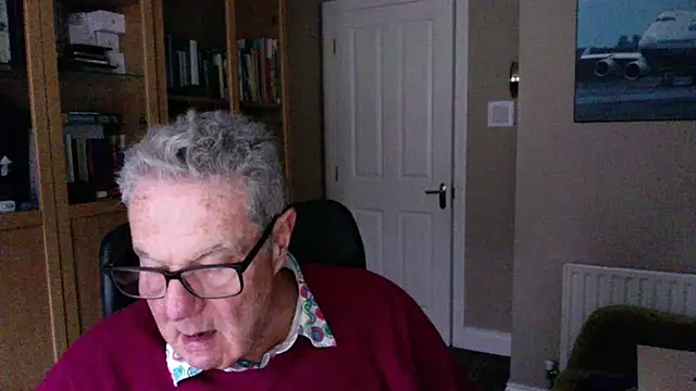 Snapshot of Oldpistolpete chatting on December 4, 2024, 2:09 pm Oldpistolpete online show from December 4, 2024, 2:09 pm