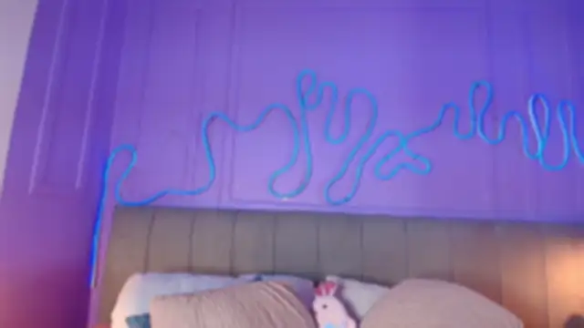 Sofly s online show from April 21, 2026, 11:50 am