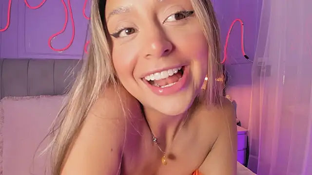 Snapshot of Sofly_s chatting on October 7, 2025, 12:17 pm Sofly s online show from October 7, 2025, 12:17 pm