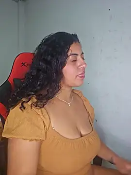 Snapshot of Mary_pinkish chatting on February 2, 2025, 4:37 am Mary pinkish online show from February 2, 2025, 4:37 am