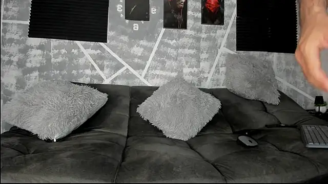 Snapshot of leonidas_18k chatting on February 27, 2026, 2:45 am leonidas 18k online show from February 27, 2026, 2:45 am