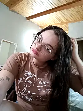 Emmacut online show from November 23, 2025, 9:36 pm