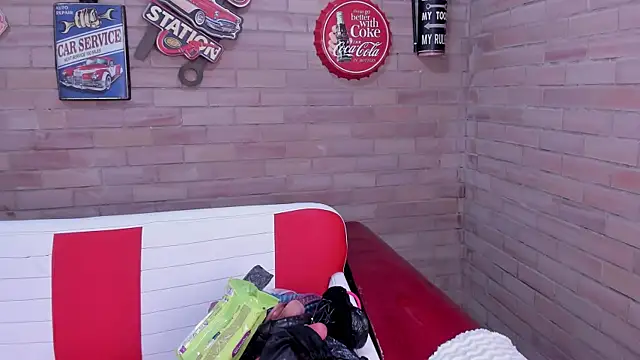 Snapshot of miss_sharlotte18 chatting on December 23, 2025, 11:09 am miss sharlotte18 online show from December 23, 2025, 11:09 am