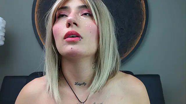 Snapshot of miss_sharlotte18 chatting on September 30, 2025, 6:14 pm miss sharlotte18 online show from September 30, 2025, 6:14 pm