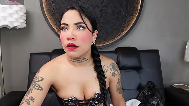 Snapshot of miss_vaiolette chatting on May 28, 2026, 11:05 am miss vaiolette online show from May 28, 2026, 11:05 am