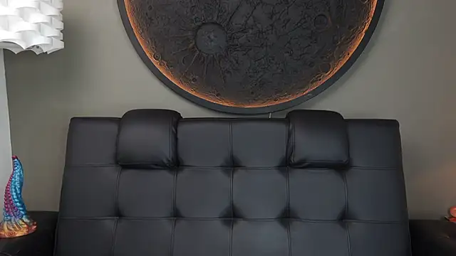 Snapshot of miss_vaiolette chatting on November 19, 2025, 11:10 am miss vaiolette online show from November 19, 2025, 11:10 am