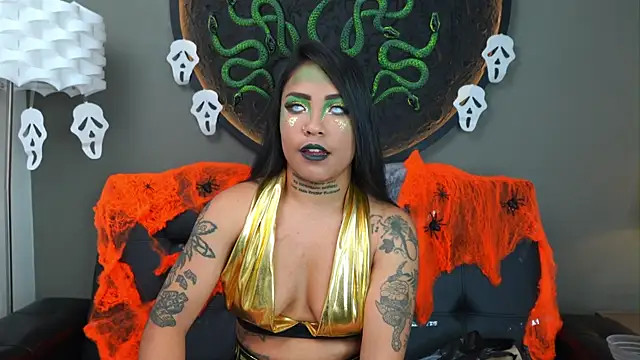 Snapshot of miss_vaiolette chatting on October 31, 2025, 11:07 am miss vaiolette online show from October 31, 2025, 11:07 am