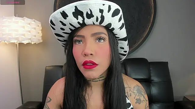 Snapshot of miss_vaiolette chatting on February 15, 2025, 11:06 am miss vaiolette online show from February 15, 2025, 11:06 am