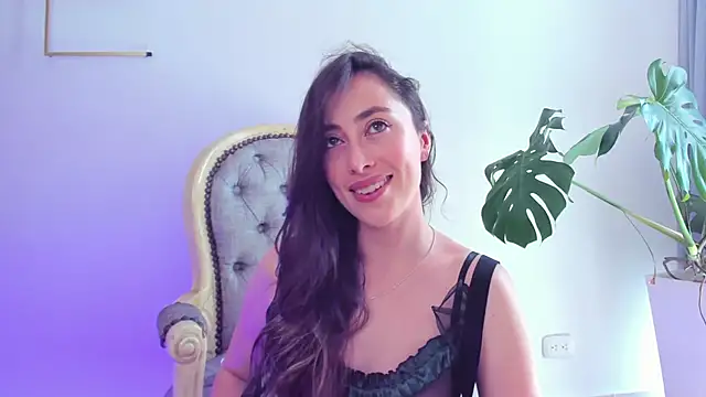 Amatiista online show from October 25, 2025, 7:25 pm