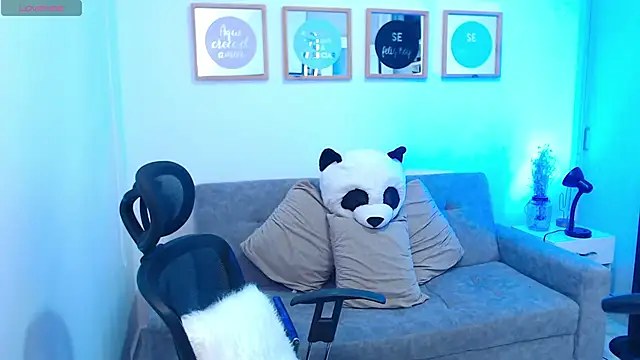 annylouis online show from October 3, 2025, 7:26 pm