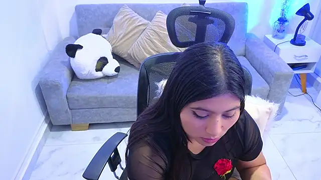 annylouis online show from October 7, 2025, 7:37 pm