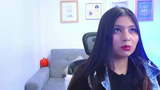 annylouis online show from November 2, 2025, 7:08 pm