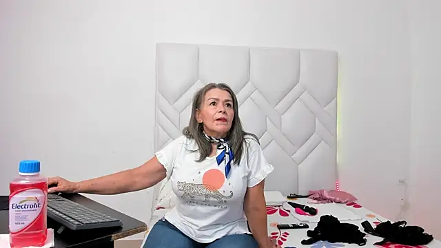 Snapshot of Mature_Hard chatting on October 1, 2025, 8:57 pm Mature Hard online show from October 1, 2025, 8:57 pm