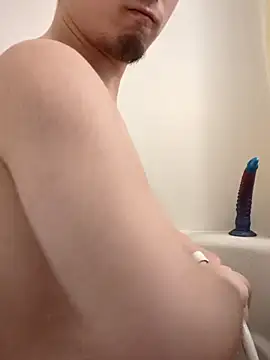 lioncake1221 online show from April 5, 2026, 4:57 pm