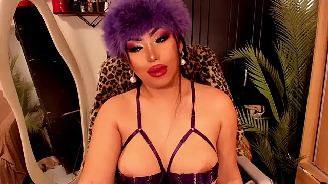 Snapshot of BigDominaMia chatting on April 26, 2026, 10:34 am BigDominaMia online show from April 26, 2026, 10:34 am