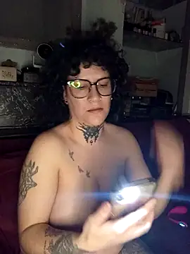 Snapshot of callmelouve chatting on December 18, 2025, 1:00 am callmelouve online show from December 18, 2025, 1:00 am