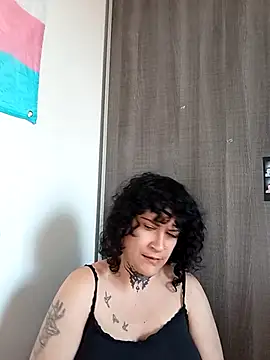 Snapshot of callmelouve chatting on November 13, 2025, 1:15 pm callmelouve online show from November 13, 2025, 1:15 pm