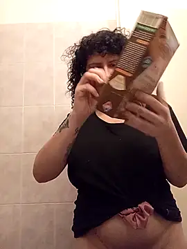 Snapshot of callmelouve chatting on December 3, 2025, 6:40 pm callmelouve online show from December 3, 2025, 6:40 pm