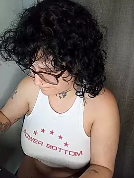 Snapshot of callmelouve chatting on October 20, 2025, 3:12 pm callmelouve online show from October 20, 2025, 3:12 pm