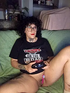 Snapshot of callmelouve chatting on November 16, 2025, 4:45 pm callmelouve online show from November 16, 2025, 4:45 pm