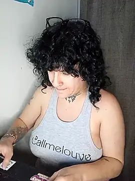 Snapshot of callmelouve chatting on November 11, 2025, 2:45 pm callmelouve online show from November 11, 2025, 2:45 pm