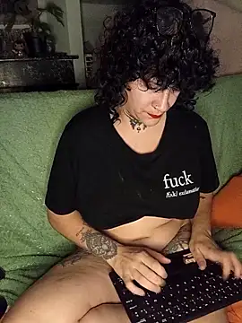 Snapshot of callmelouve chatting on November 16, 2025, 12:15 am callmelouve online show from November 16, 2025, 12:15 am