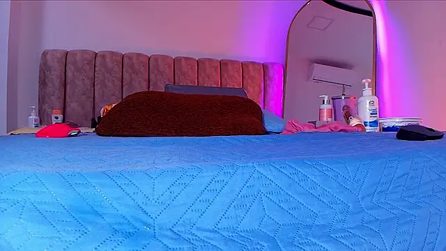 Snapshot of _linda_milk_ chatting on February 26, 2026, 3:06 am linda milk online show from February 26, 2026, 3:06 am