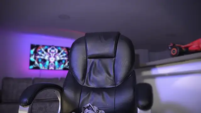 Frank Farrell online show from October 10, 2025, 8:26 am