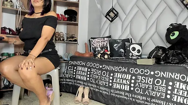 Snapshot of MirandaHaguen chatting on July 1, 2026, 8:53 pm MirandaHaguen online show from July 1, 2026, 8:53 pm