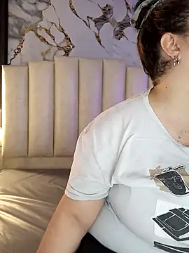 mollieblue69 online show from February 4, 2026, 12:55 pm